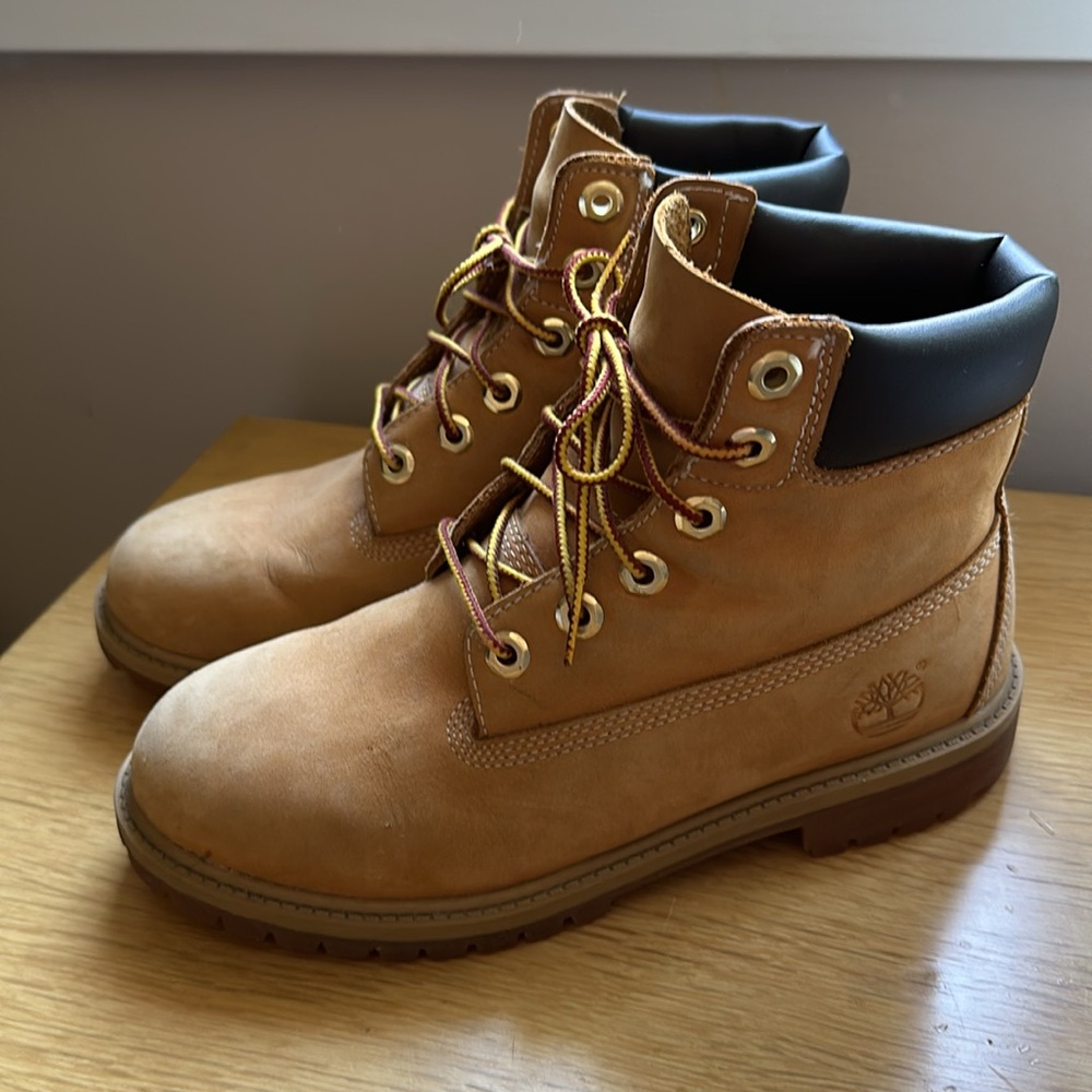 Timberland Boots - Picture 3 of 8